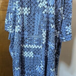 Catherines Blue Patterned Short-Sleeve Shirt